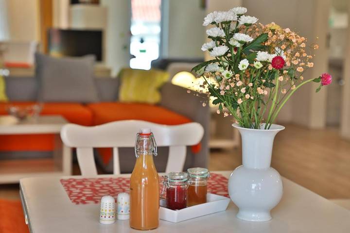 Ferienwohnung für 6 Personen, mit Balkon und Terrasse sowie Garten in Nürtingen