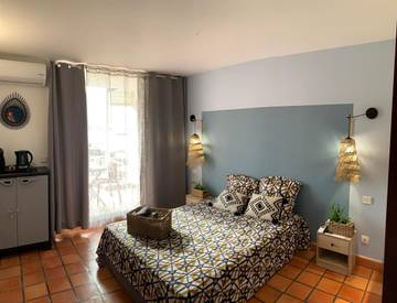 Gîte pour 2 personnes, avec jardin et vue dans Anse de Tartane