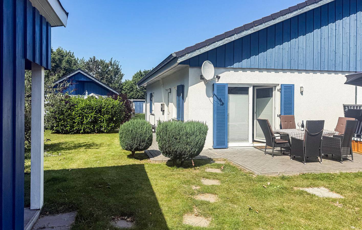 Gemütliches Apartment am Strand mit Terrasse und Parkplatz in Altefähr, Rügen