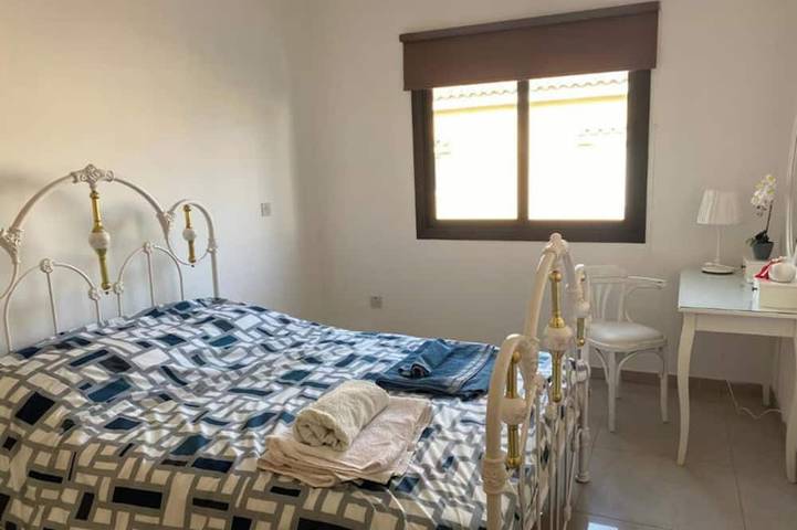 Gîte pour 4 personnes, avec balcon dans Oróklini - 2