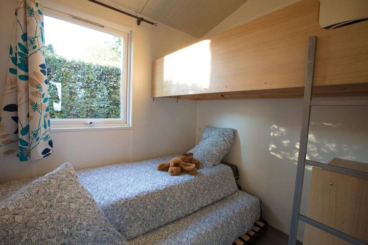 Location de vacances pour 4 personnes, avec jardin ainsi que vue et terrasse, animaux acceptés à Crêches-sur-Saône - 3