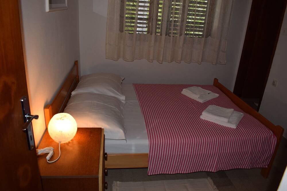 Ganze Wohnung, 2-Zimmer-Ferienwohnung am Strand Loviste, Peljesac in Dubrovnik-Neretva