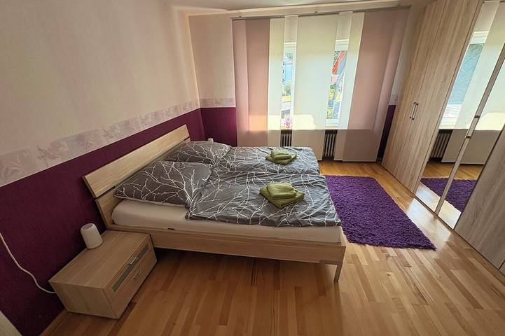 Ganze Wohnung, Stillvolle Ferienwohnung, bis zu 5 Gästen mit Kamin in Niederzwehren, Kassel