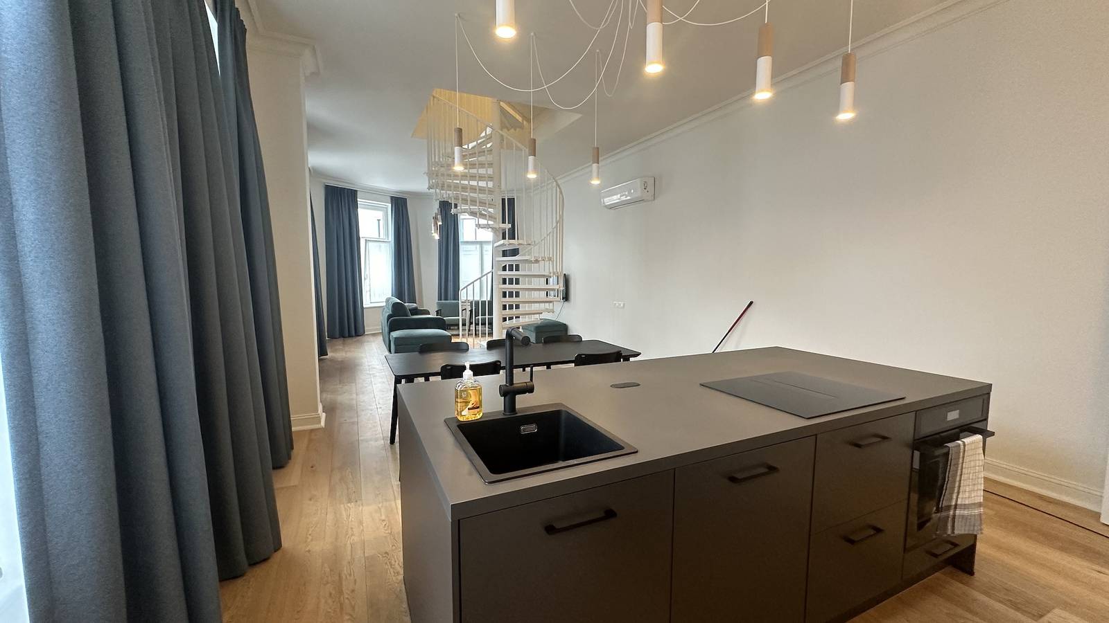 Ganze Wohnung, Charmantes Apartment-Refugium in Ixelles im Herzen von Brüssel in Ixelles - Elsene, Brüssel und Umgebung