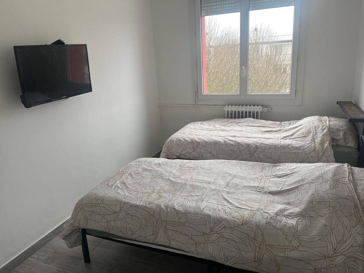 Appartement entier, F4 Appartement 3 chambre avec wifi in Saint-Jean-de-la-Ruelle, Vallée de la Loire