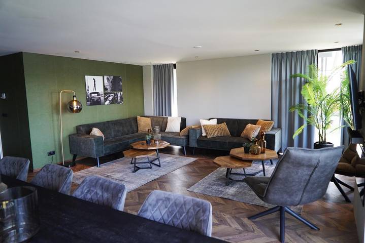 Ferienhaus für 10 Personen, mit Seeblick und Garten sowie Terrasse - 1