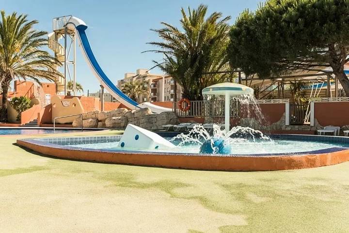 Camping pour 8 personnes, avec Piscine