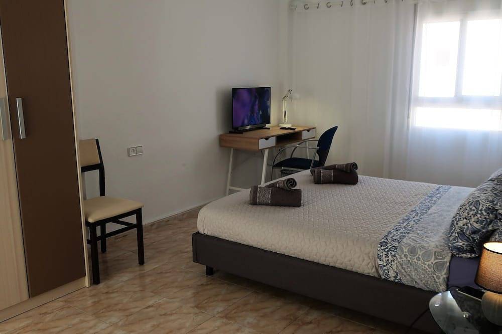 Apartamento entero, Your central and comfortable 100 sqm flat in Valencia City. 10 Gigabit internet in Valencia City Centre, Valencia