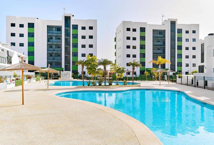 Apartamento para 6 personas, con piscina además de balcón y vistas en Mil Palmeras