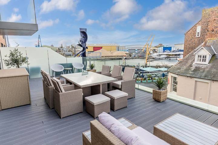 Holiday rental for 4 people, with balcony/terrace, child-friendly in Poole Harbour