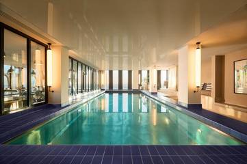 Ferienhaus für 3 Personen, mit Sauna und Terrasse sowie Ausblick und Pool, mit Haustier in München