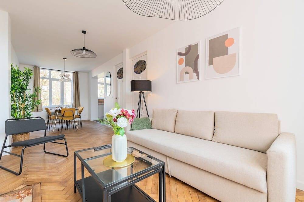Entire apartment, Charming through-apartment renovated and equipped! in Marcq-en-Barœul, Lille region
