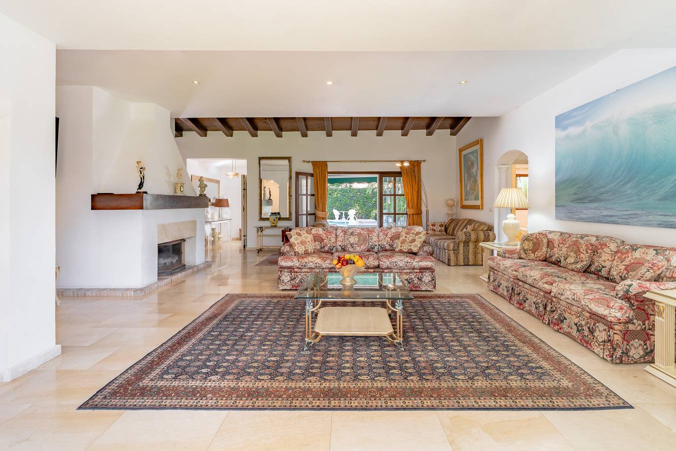 Preciosa villa 'Las Palmeras' con piscina climatizada privada in Playa de Cortijo Blanco, Marbella
