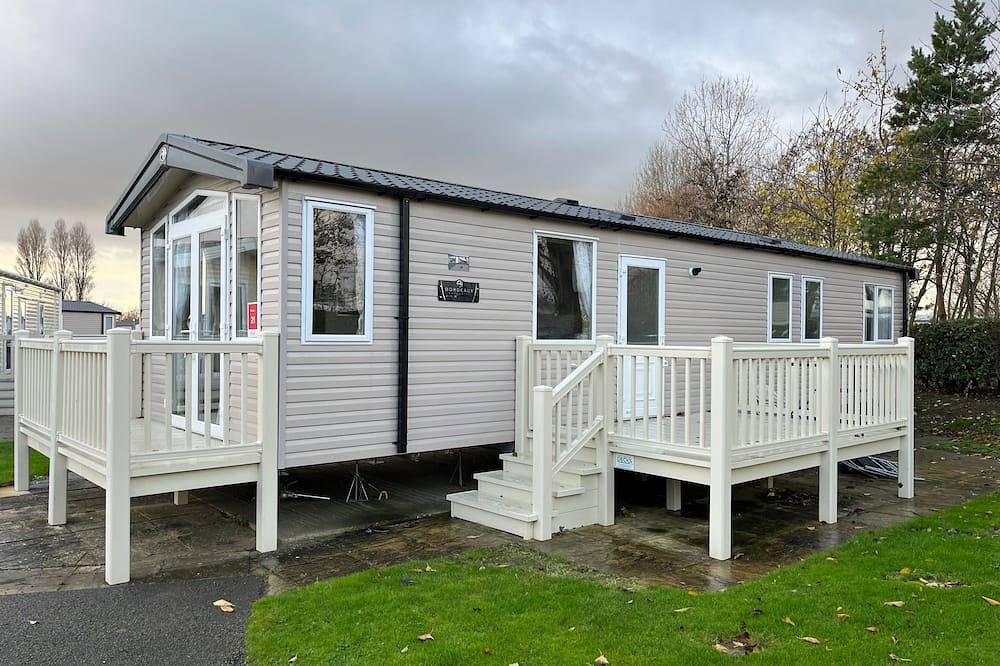 3 bed Caravan - Sleeps 8 - Pets - Parking in Ingoldmells, Lincolnshire