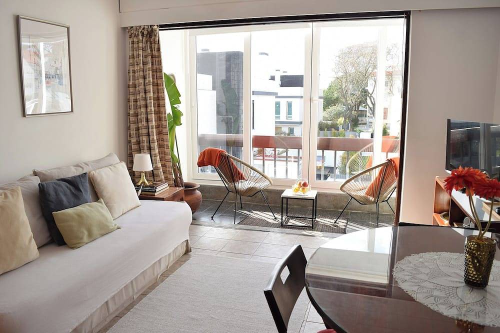 Apartamento entero, Cómoda, luz fantástica y acogedor junto a la playa y al resto de Lisboa in Cascais e Estoril, Costa de Lisboa