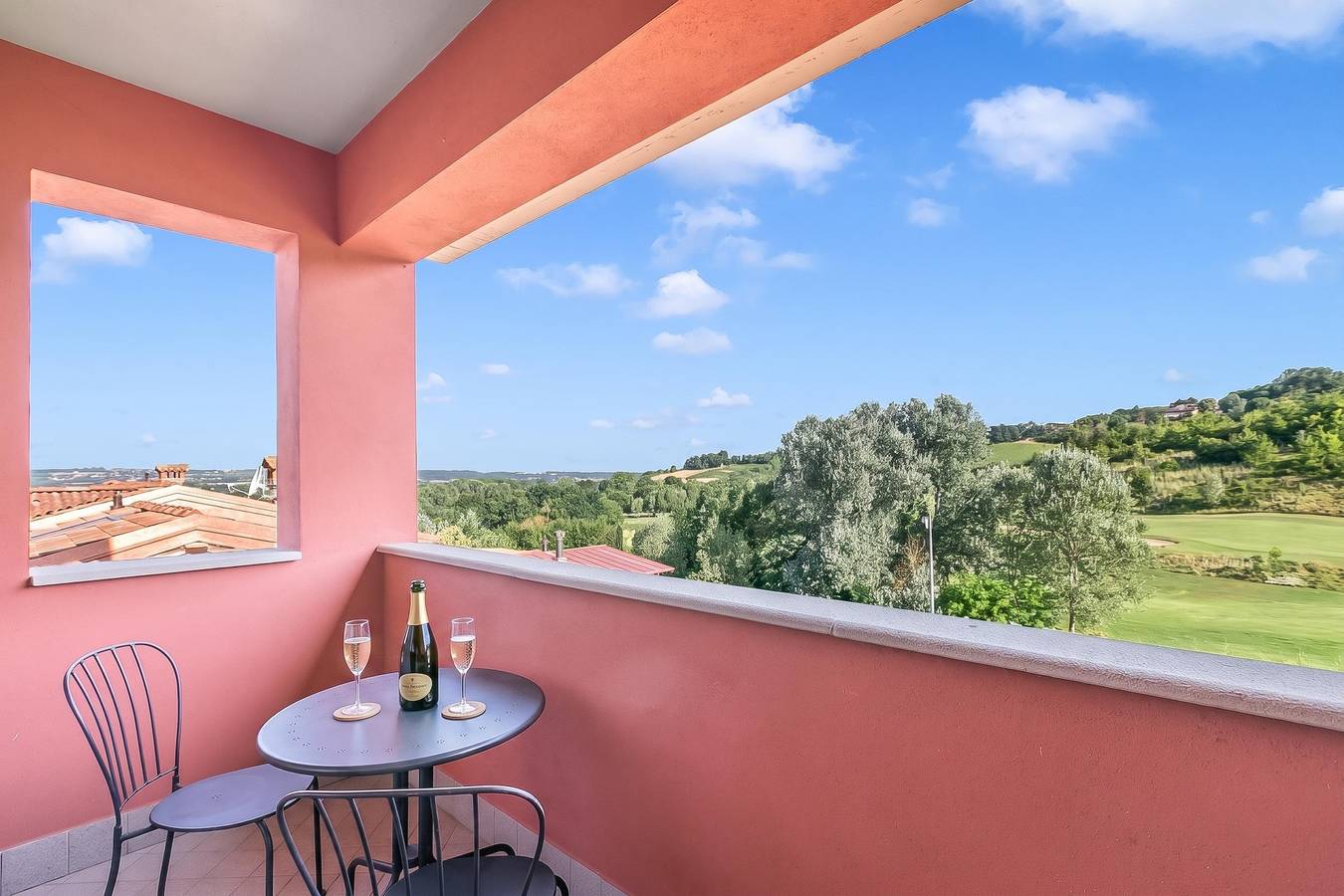 Villa Carolina Golf View 9 in Castelletto d'Orba, Province d'Alexandrie