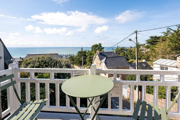 Ferienhaus für 6 Personen, mit Balkon und Garten