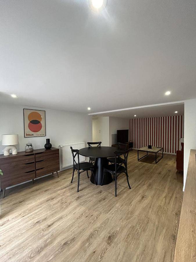Appartement entier, One-Bedroom Apartment in Château-Gontier-sur-Mayenne, Mayenne