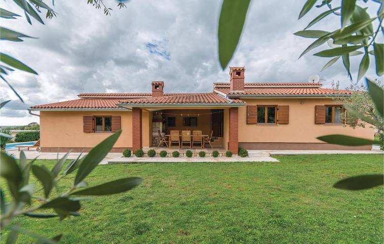 Reizende 1-Zimmer-Wohnung mit Pool, Terrasse und in der Nähe von Sehenswürdigkeiten in Krnica in Krnica, Marčana