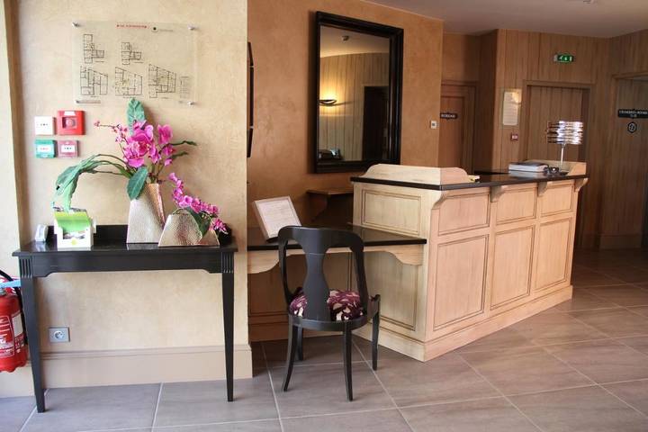 Hôtel pour 3 personnes, avec terrasse à Saint-Galmier - 3