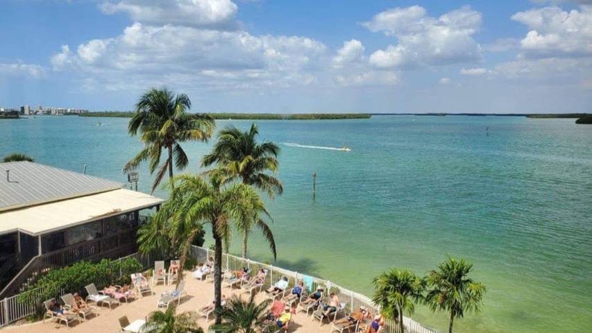 Vacation rental for 4 people, with pool and balcony in Bonita Springs