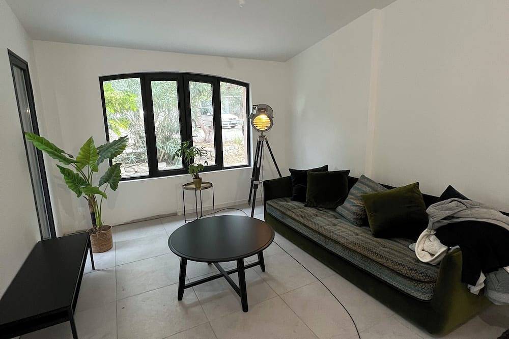 Maison Pour 2 Personnes, Calme et Détente au Pied du Luberon ! in Robion, Regionaler Naturpark Luberon