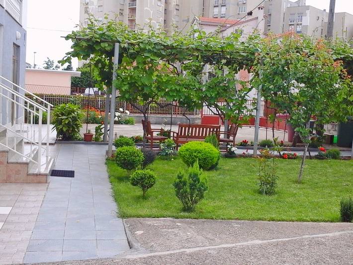 Ferienwohnung für 5 Personen, mit Balkon und Terrasse sowie Garten in Zadar (Kommun)