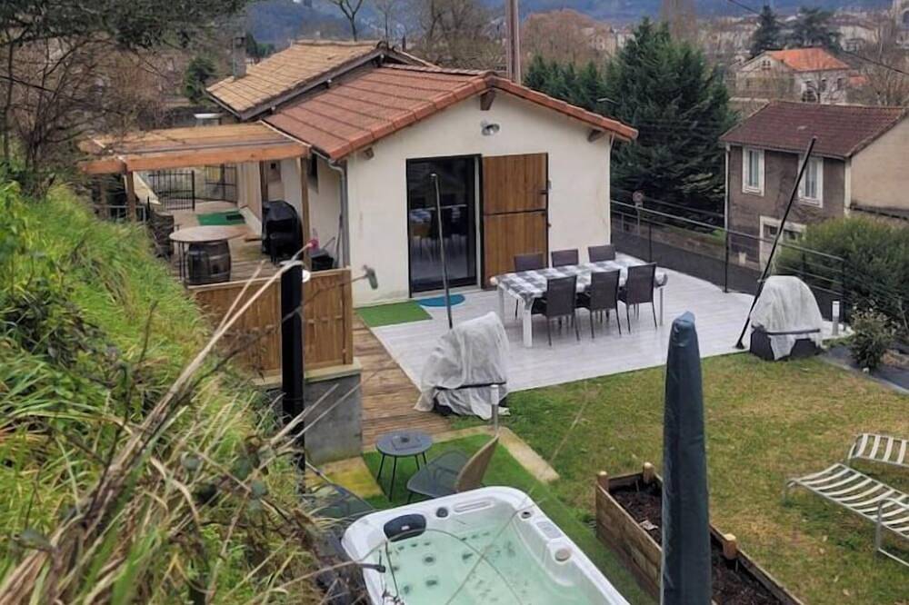 Gite du Maquis, very comfortable accommodation, pets welcome. in Cahors, Quercy