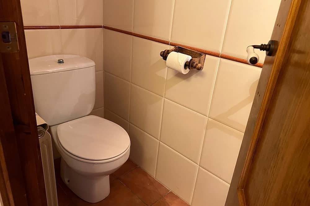 Llivia Xll - Four Bedroom House, Sleeps 8 in Llívia, Cerdanya