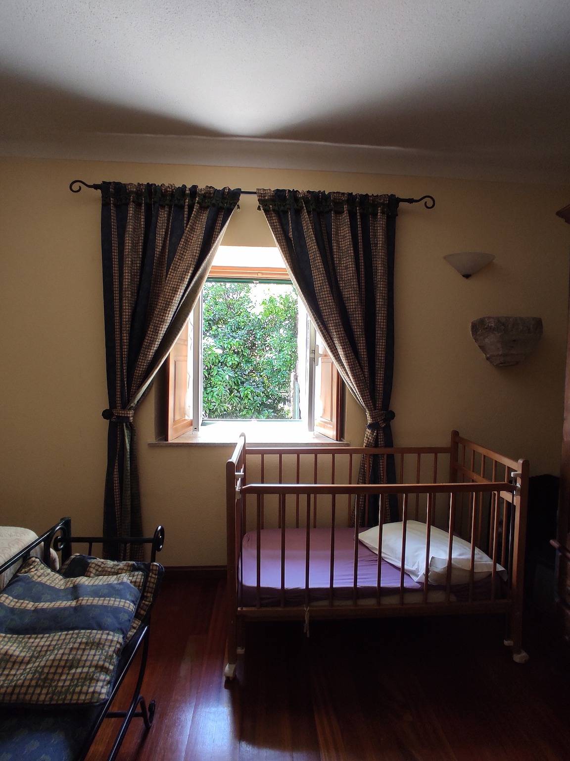 Camera Familiare - Casa do Mogadouro con Vista Montagna, Piscina in Comune e Wi-Fi in Beira Interior Norte, Mesquitela