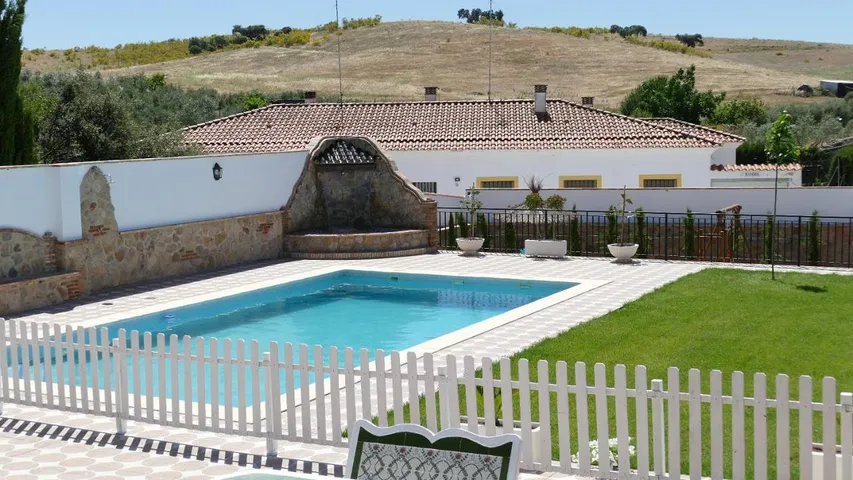 Holiday apartment for 13 people, with view and garden as well as pool - 1