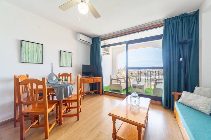 Apartamento entero, Apartamento "Residencial Fénix" con piscina compartida, terraza y Wi-Fi in Buena Vista Roquetas de Mar, Roquetas de Mar