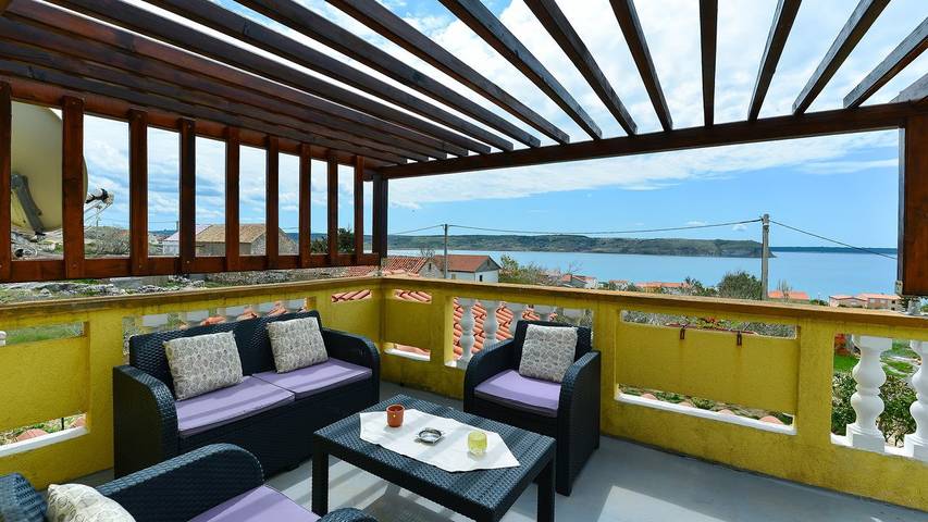 Studio pour 3 personnes, avec terrasse