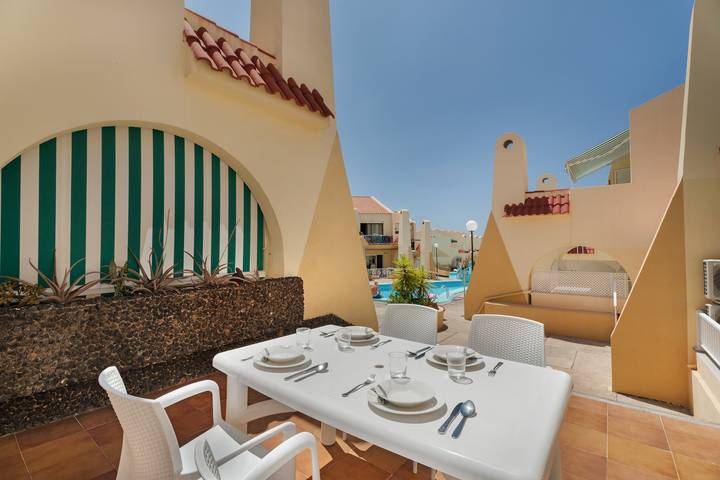 Apartment for 6 people, with children pool and hot tub in Mare Verde