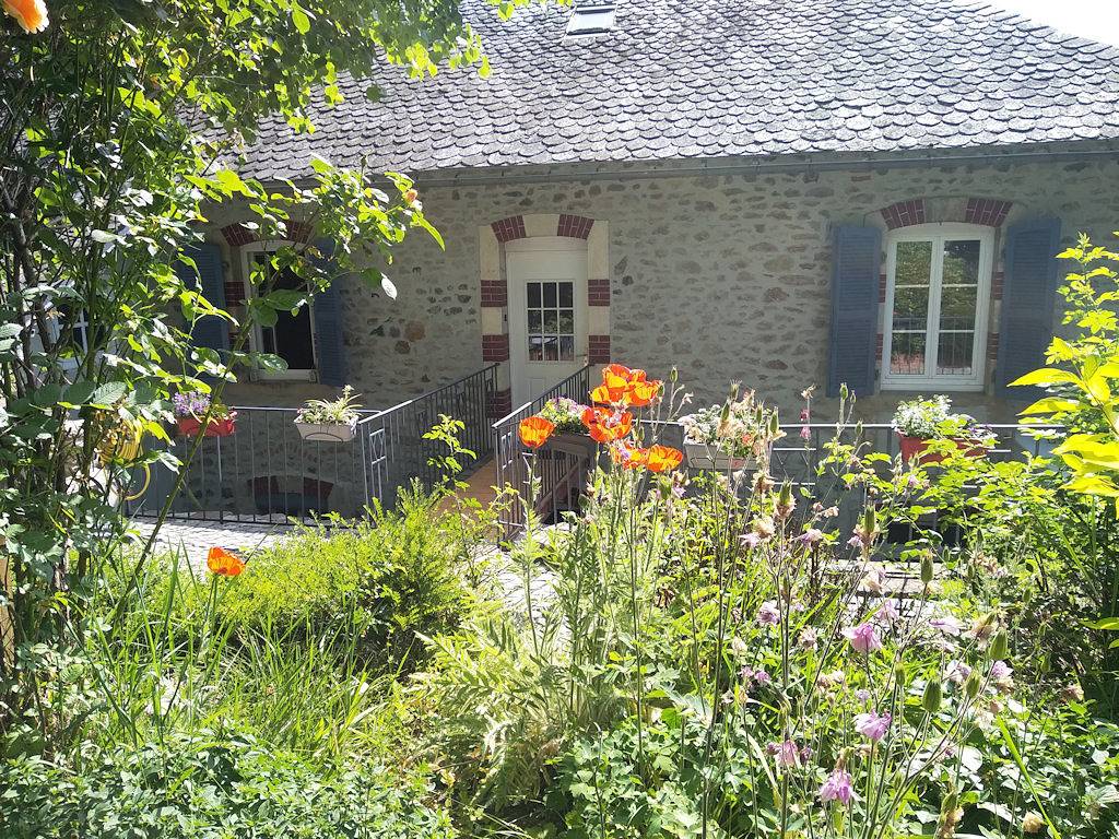Le Relais des Capucines - Chambre Familiale in Ydes, Massif central