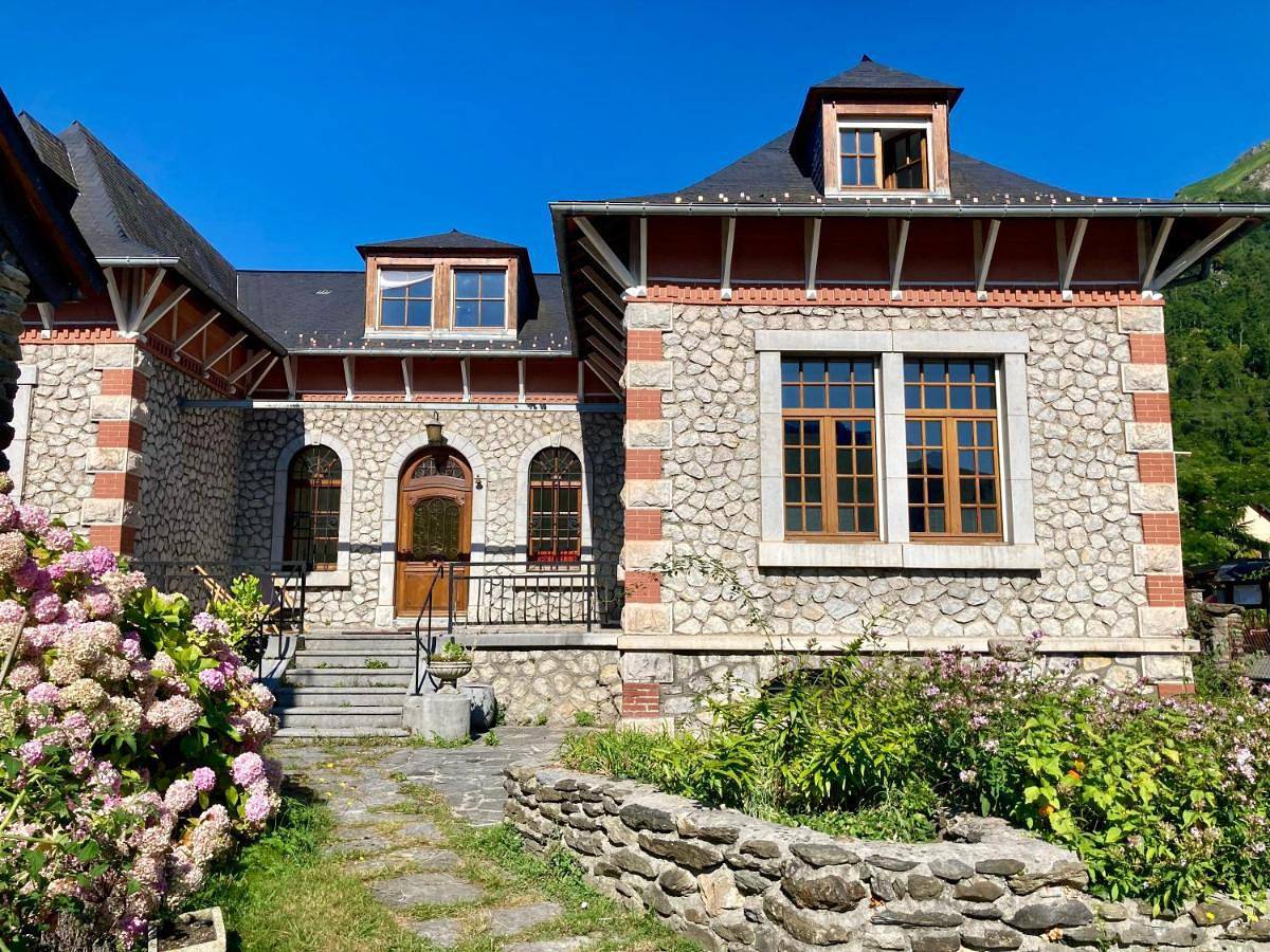 Appartement entier, Two-Bedroom Apartment in Laruns, Béarn