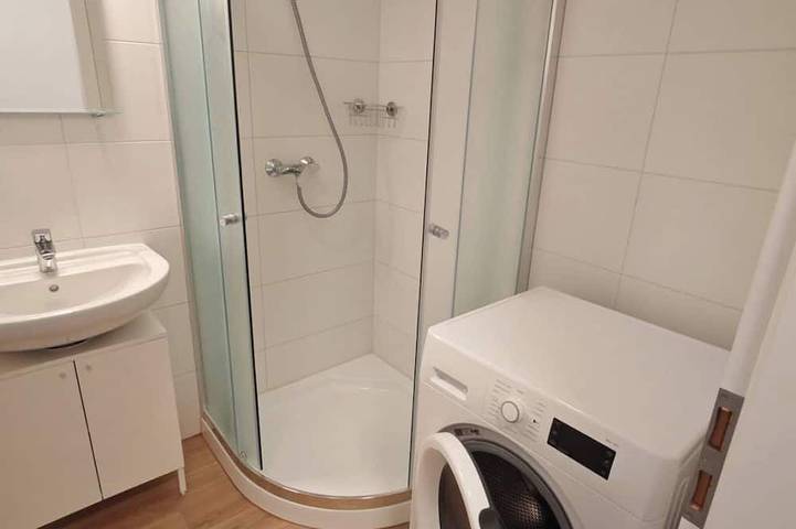 Ganze Wohnung, Juniper Studio in der Nähe von Supermärkten in Ketschkemet, Kecskeméti járás