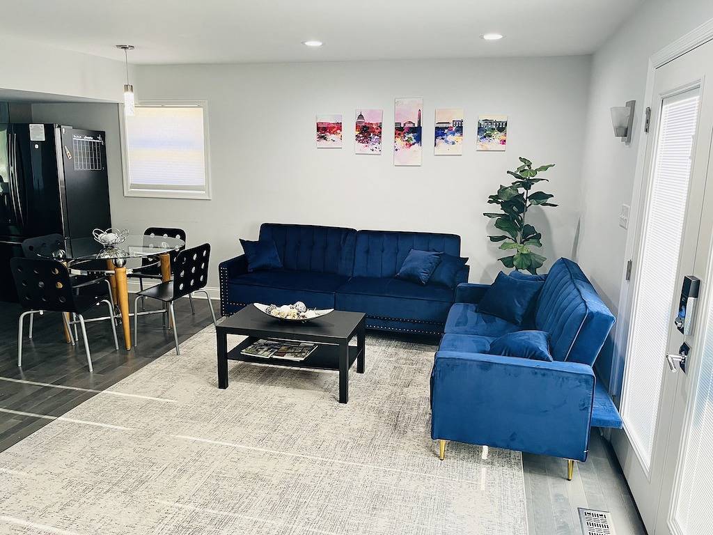 Modern Dc Retreat w/Parking for 4 Cars! -Brookland in Washington D.C., District of Columbia