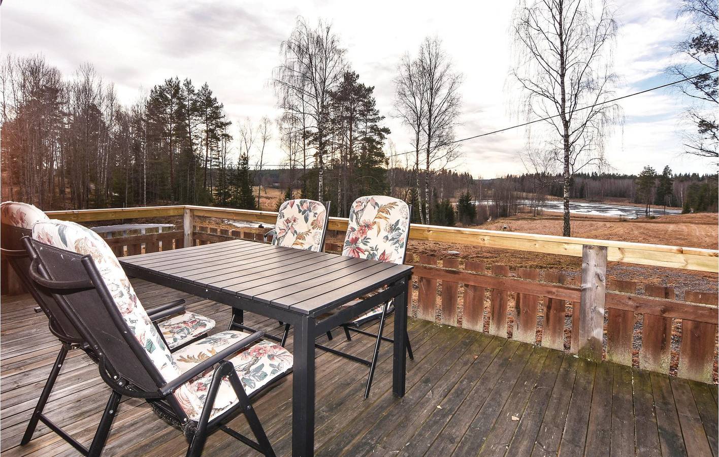 Hus för 8 Personer med terass in Dalslands kanal