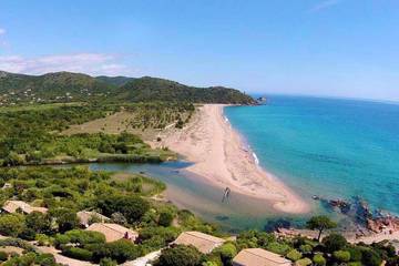Gîte pour 4 personnes, avec jardin et terrasse dans Plage De L Ovu Santu
