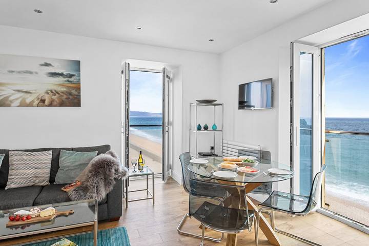 Holiday letting for 4 people, with Balcony in South Devon