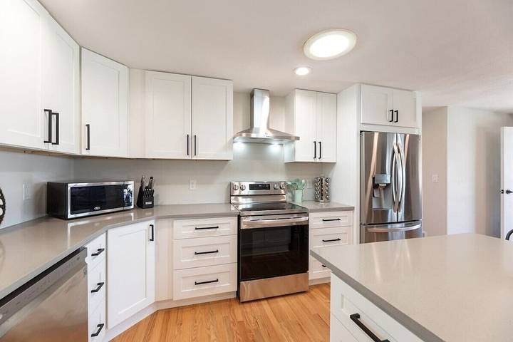 Vacation rental for 16 people, with yard and terrace, with pets in Berkley