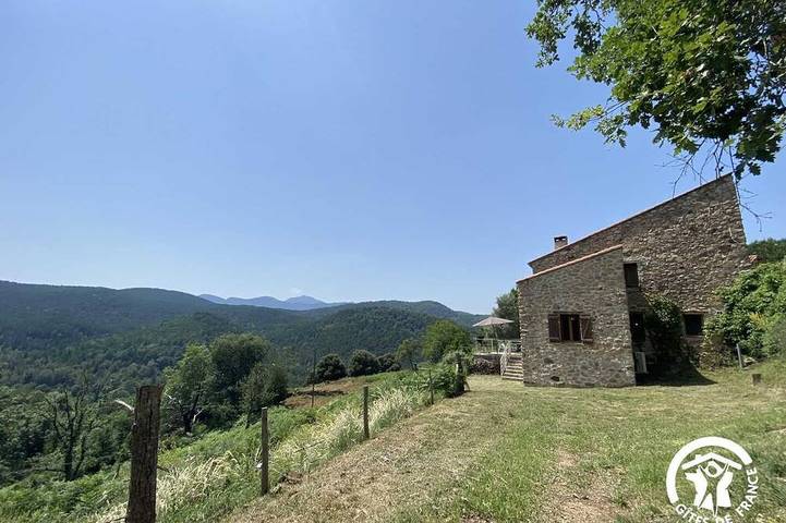 Location de vacances pour 4 personnes, avec Jardin à Saint-Laurent-de-Cerdans