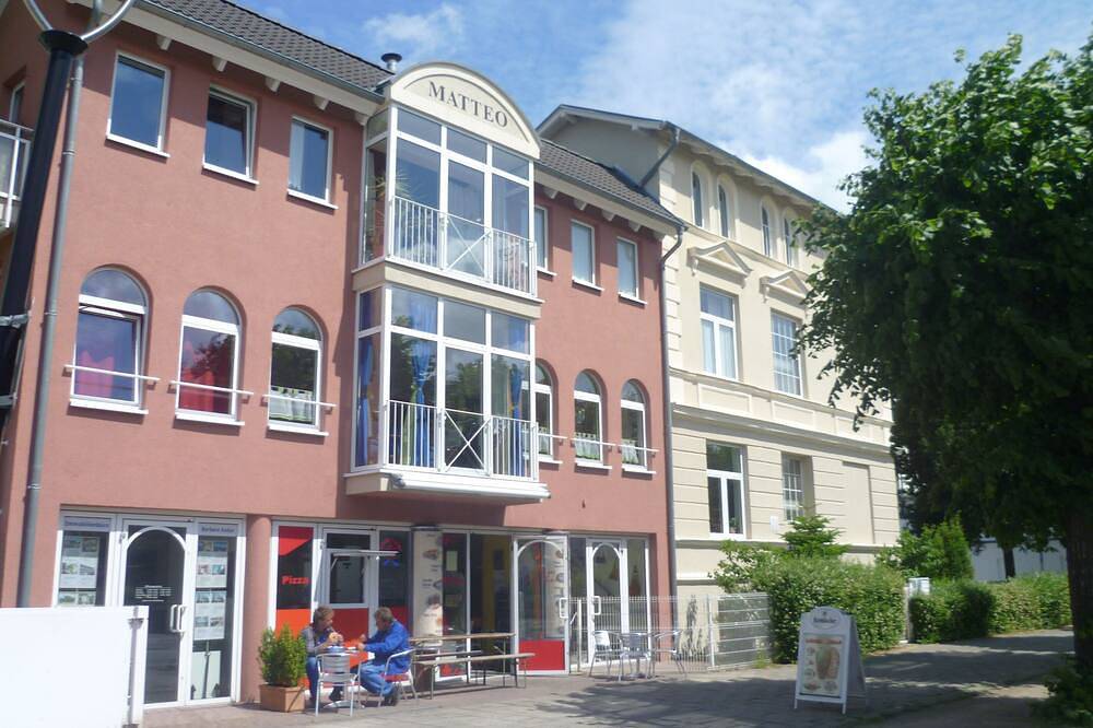 Entire apartment, Apartment stylish + cozy, in 3 minutes walk to the sea :) Parking lot directly on site in Warnemünde Strand, Warnemünde