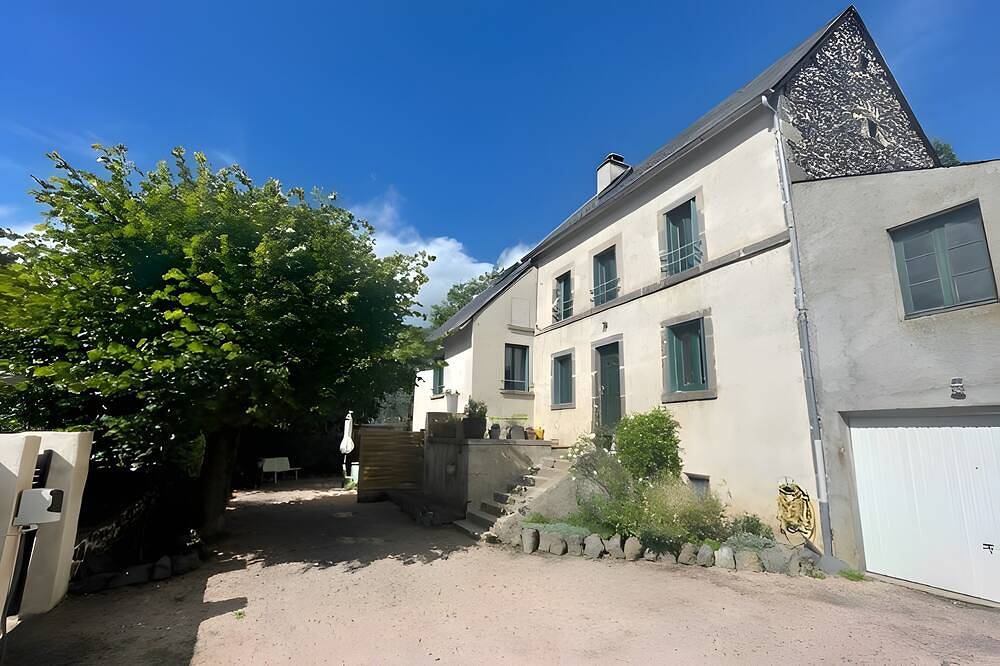 Le Puy d’Eraigne (gîte au calme et au frais avec garage possible sur demande) in Saint-Nectaire, Parc naturel régional des Volcans d'Auvergne