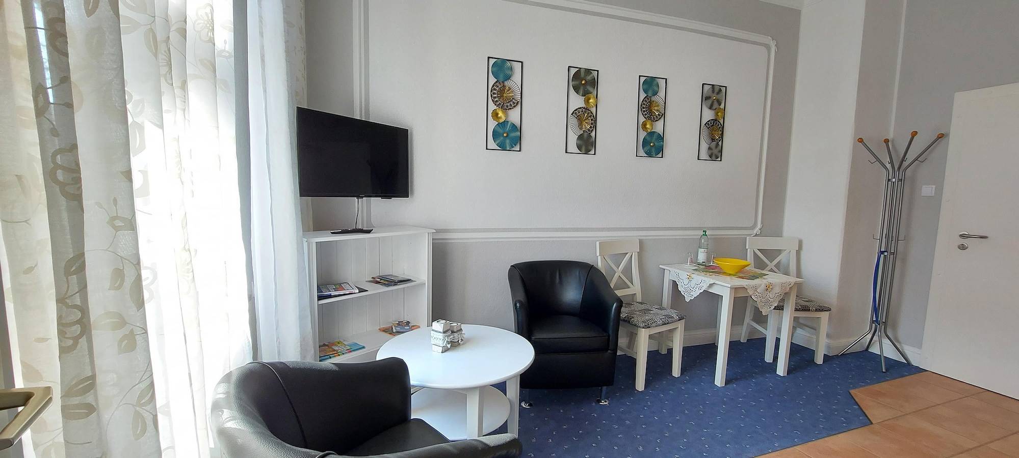 Ganze Ferienwohnung, Appartement mit Wohnküche Parterre in Bad Pyrmont, Weserbergland