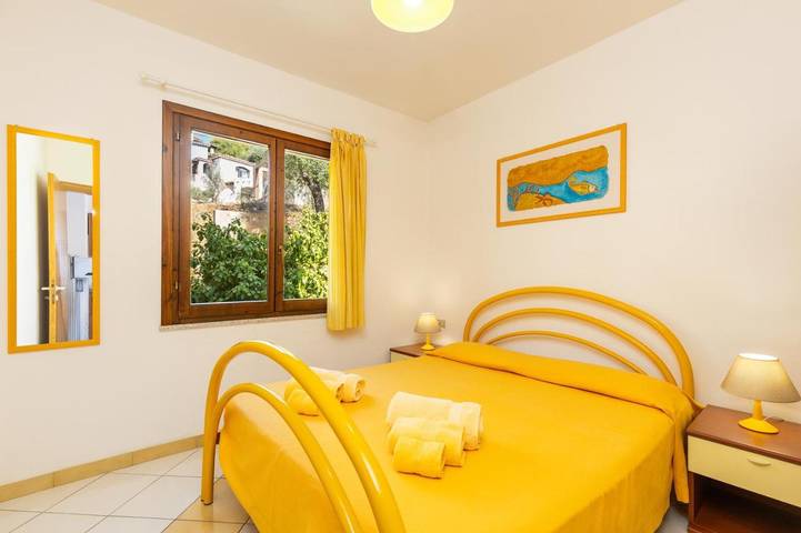 Gîte pour 2 personnes, avec vue et terrasse, adapté aux familles à Santa Maria Navarrese - 4