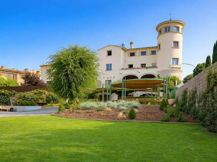 Chalet para 17 personas, con Balcón y Jacuzzi además de Terraza y Jardín en Valles Oriental - 2
