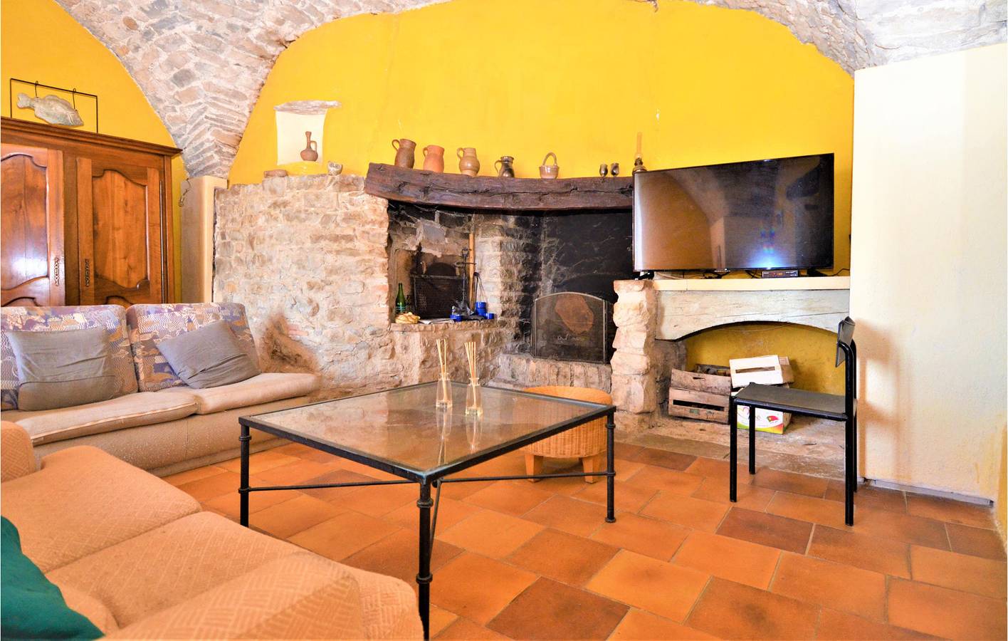 Appartement de 400m2 avec parking, jardin, piscine et WiFi in Saint-Hippolyte-du-Fort, Région du Vigan