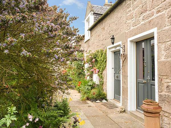 Cottage for 3 people, with Garden in Nairn